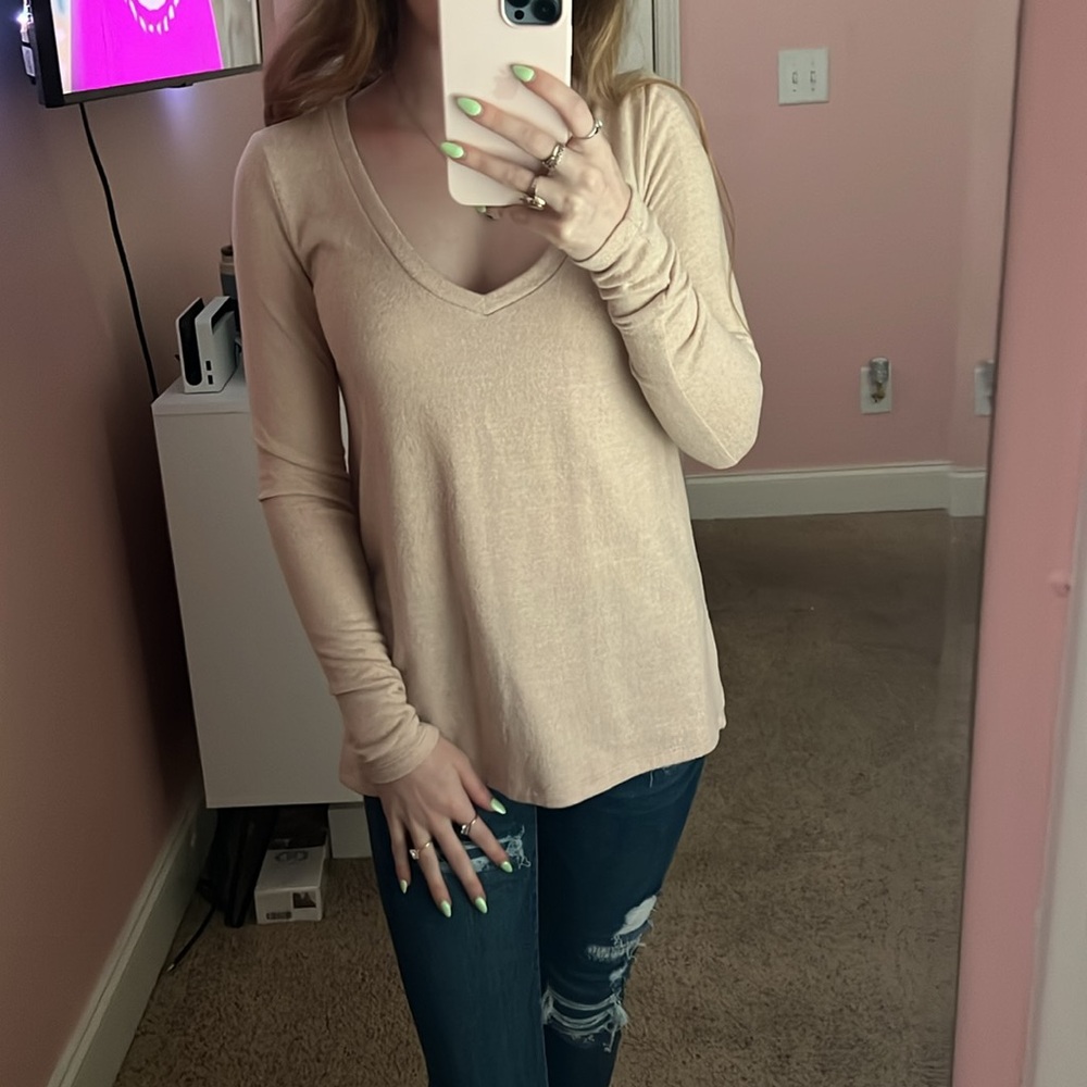 American Eagle Outfitters Pink Long Sleeve Fitted Tee